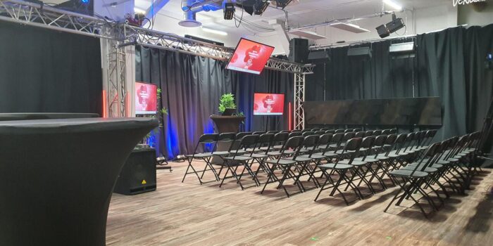 Studiobaren hos Plus 46 Studio i Stockholm erbjuder kreativa lösningar för ljud- och videopoddar.